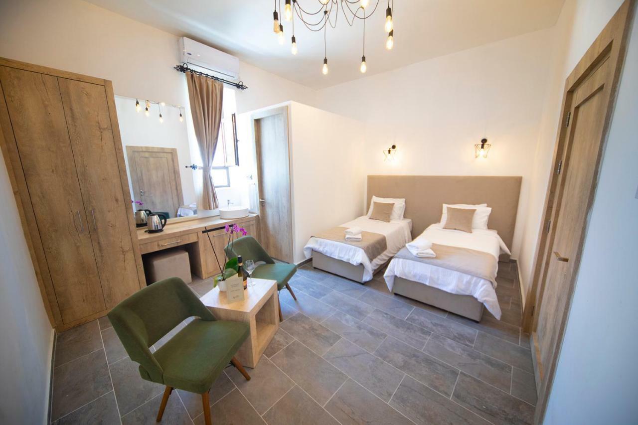 Avenue Hotel Кирения Экстерьер фото